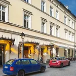 Tomasza Residence